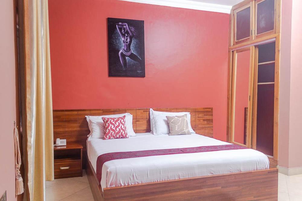 Triple Hill Hotel Weija Extérieur photo