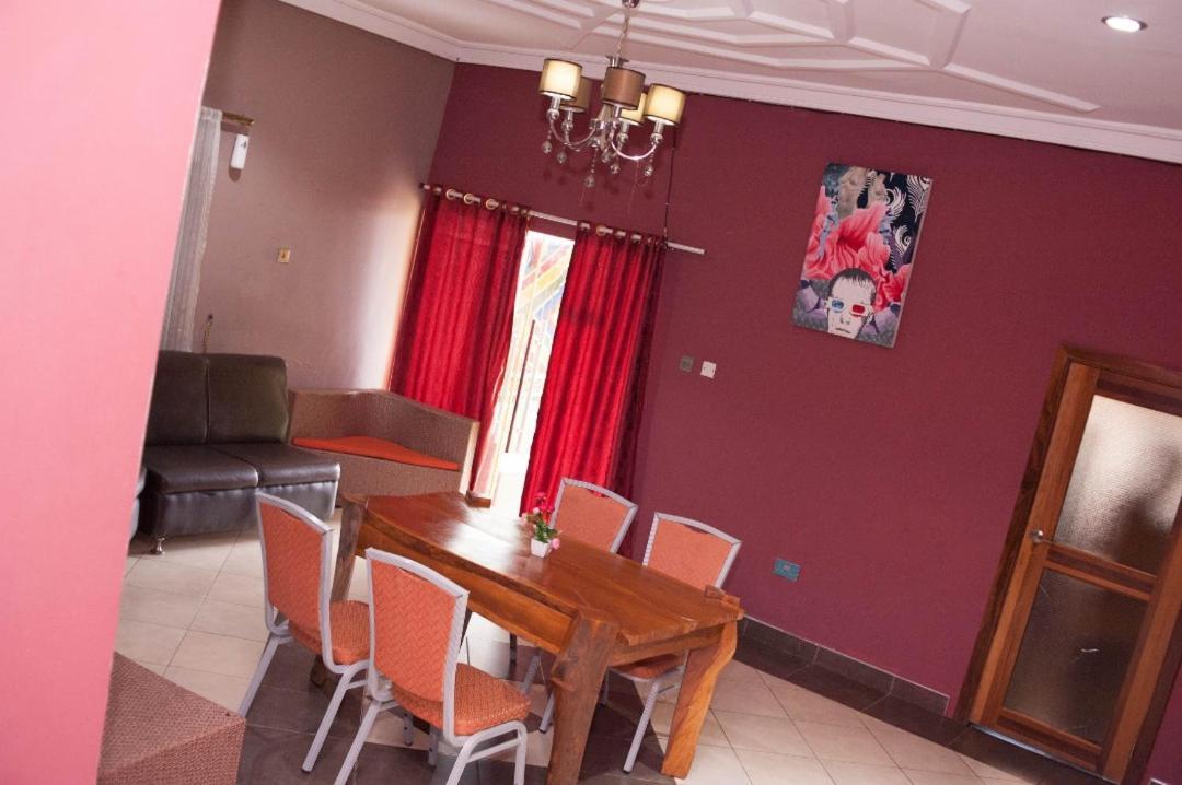 Triple Hill Hotel Weija Extérieur photo