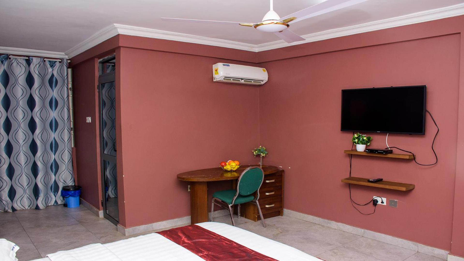 Triple Hill Hotel Weija Extérieur photo