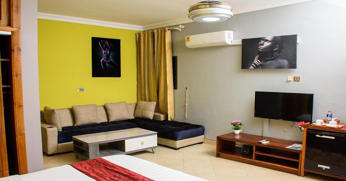 Triple Hill Hotel Weija Extérieur photo