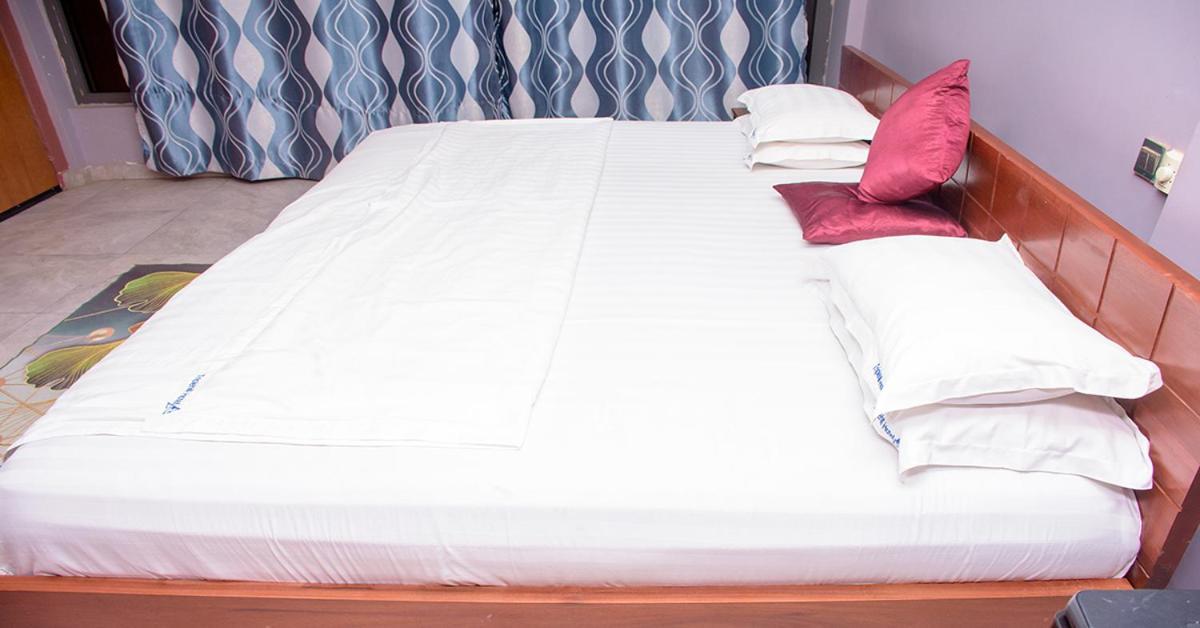 Triple Hill Hotel Weija Extérieur photo