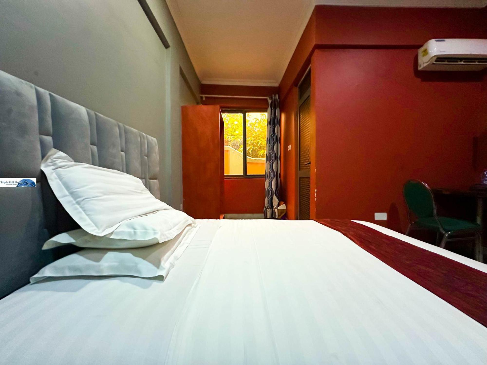 Triple Hill Hotel Weija Extérieur photo