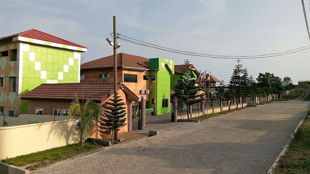 Triple Hill Hotel Weija Extérieur photo