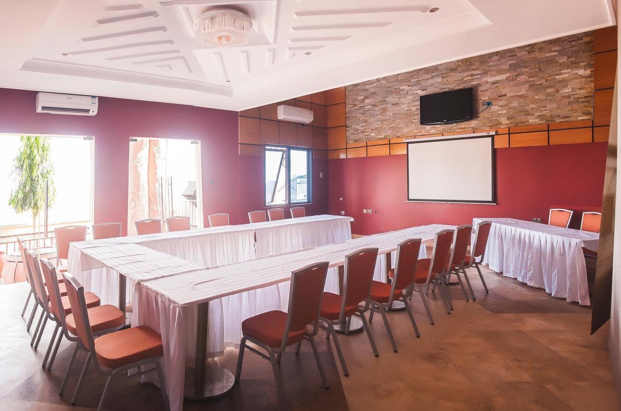 Triple Hill Hotel Weija Extérieur photo